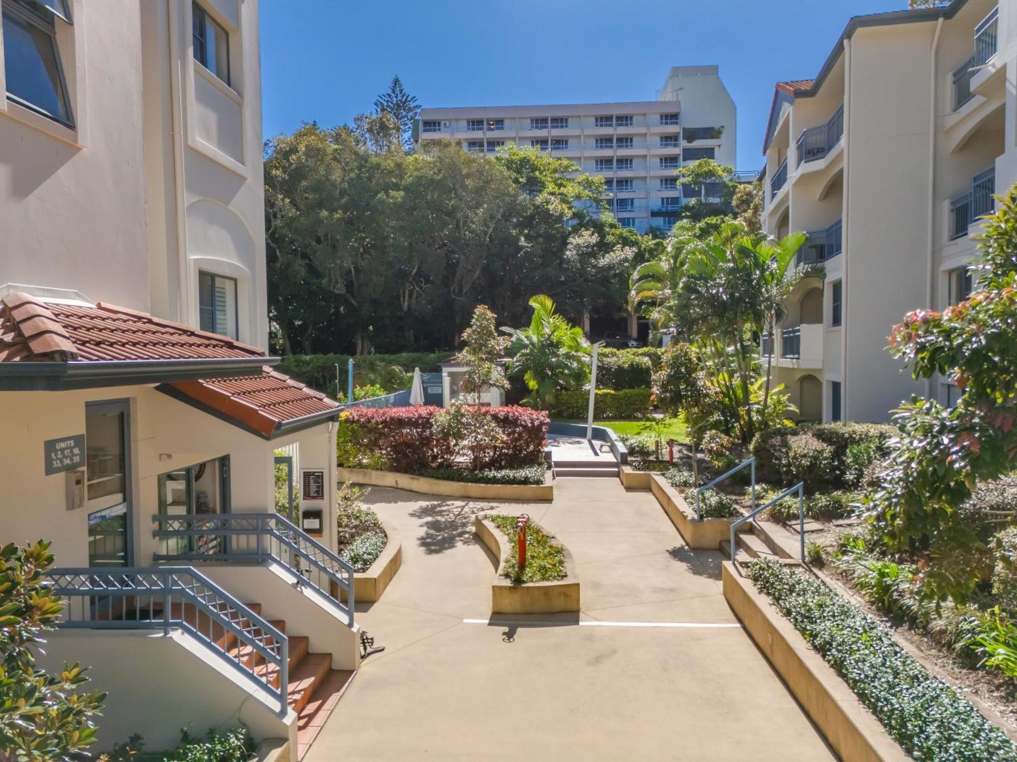 Bella Mare Coolangatta Beachside Apartments Гоулд Коуст Екстериор снимка