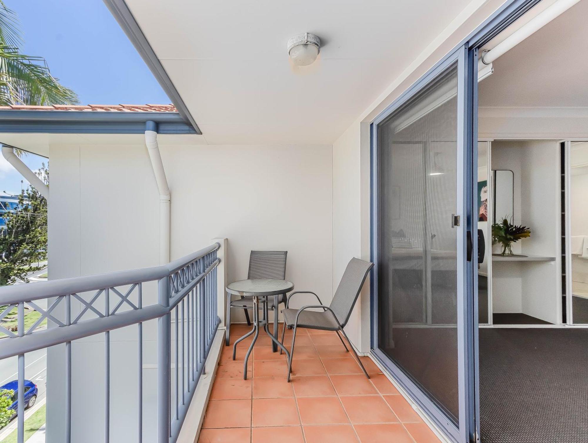Bella Mare Coolangatta Beachside Apartments Гоулд Коуст Екстериор снимка