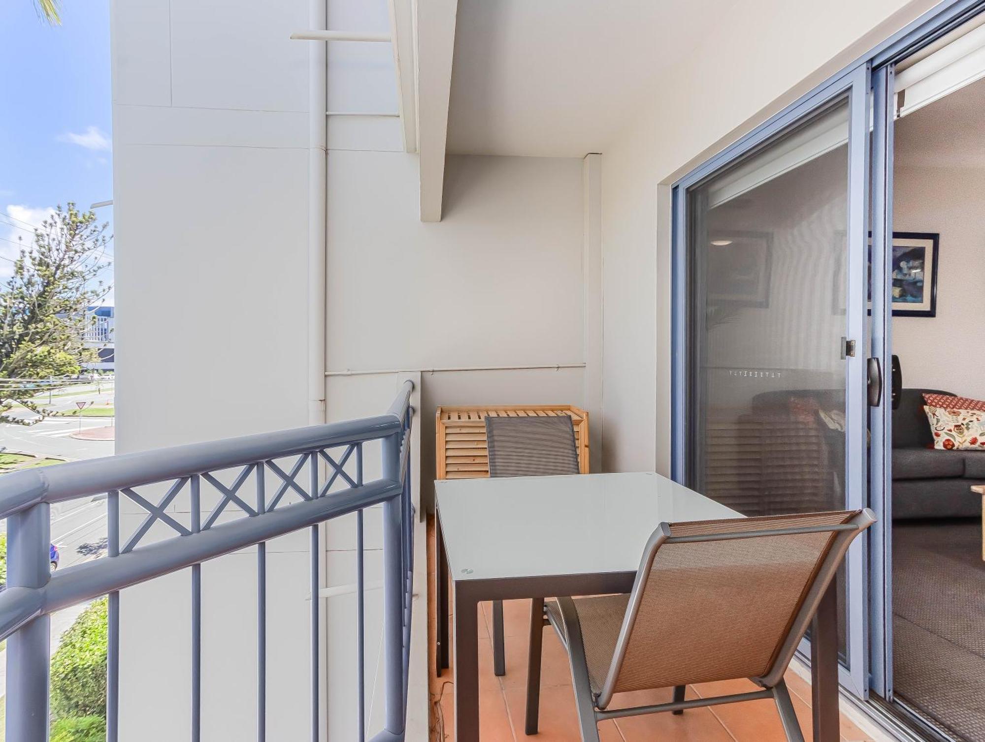 Bella Mare Coolangatta Beachside Apartments Гоулд Коуст Стая снимка