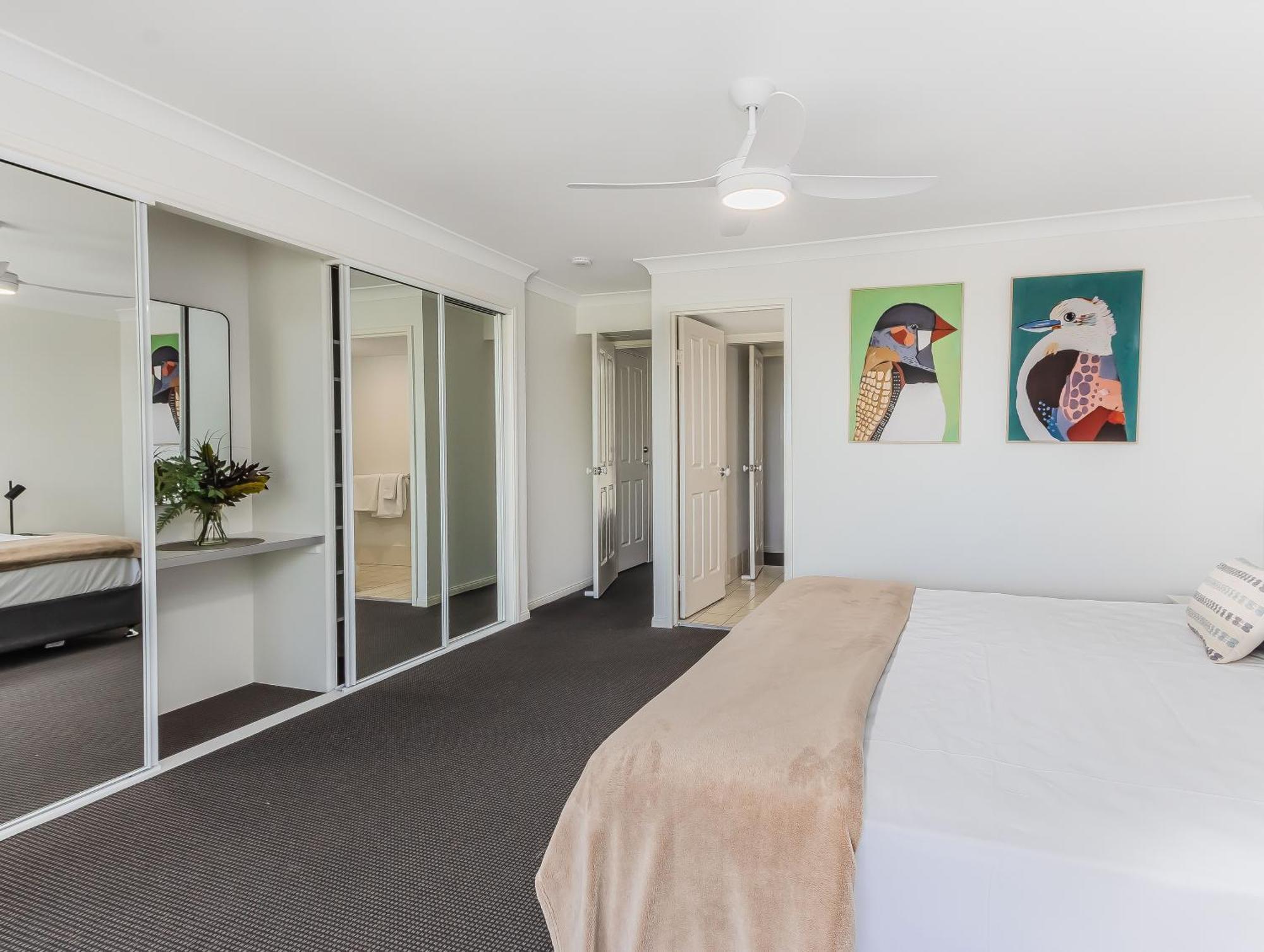 Bella Mare Coolangatta Beachside Apartments Гоулд Коуст Екстериор снимка