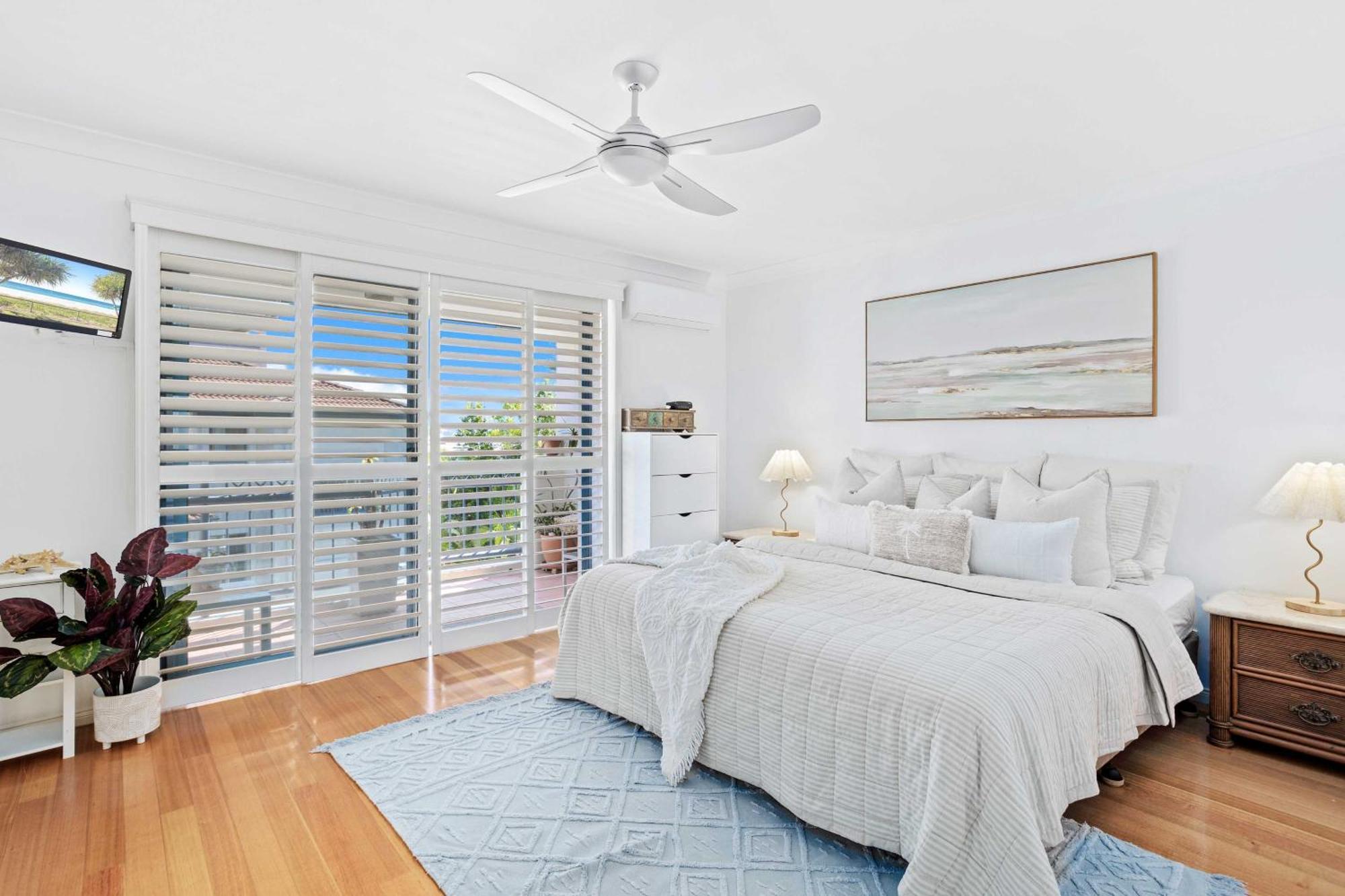 Bella Mare Coolangatta Beachside Apartments Гоулд Коуст Екстериор снимка