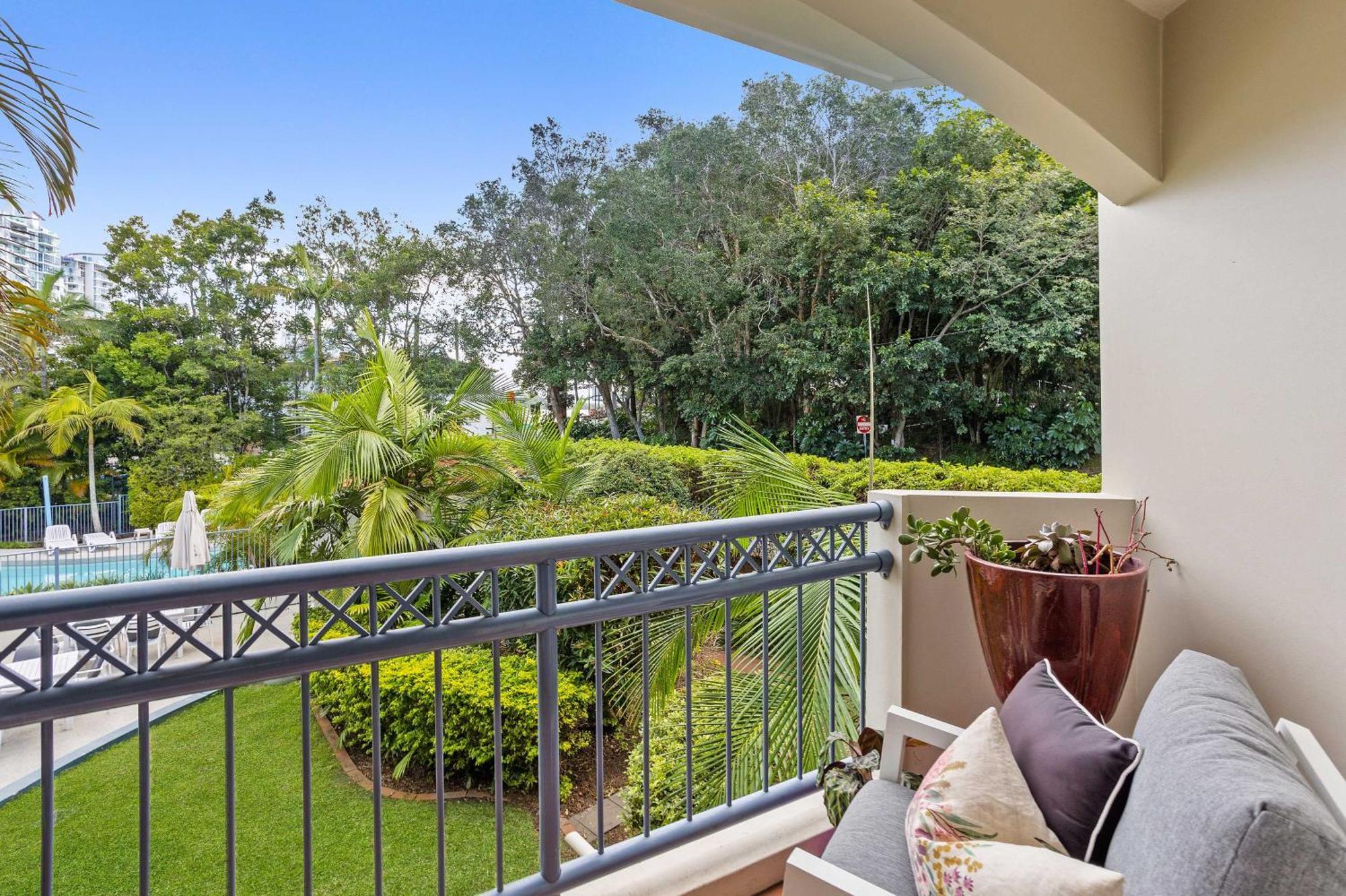 Bella Mare Coolangatta Beachside Apartments Гоулд Коуст Екстериор снимка