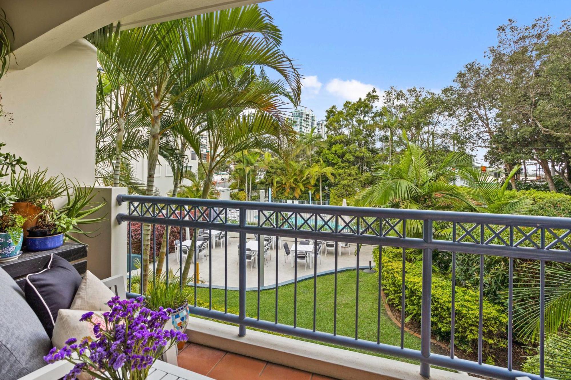 Bella Mare Coolangatta Beachside Apartments Гоулд Коуст Екстериор снимка