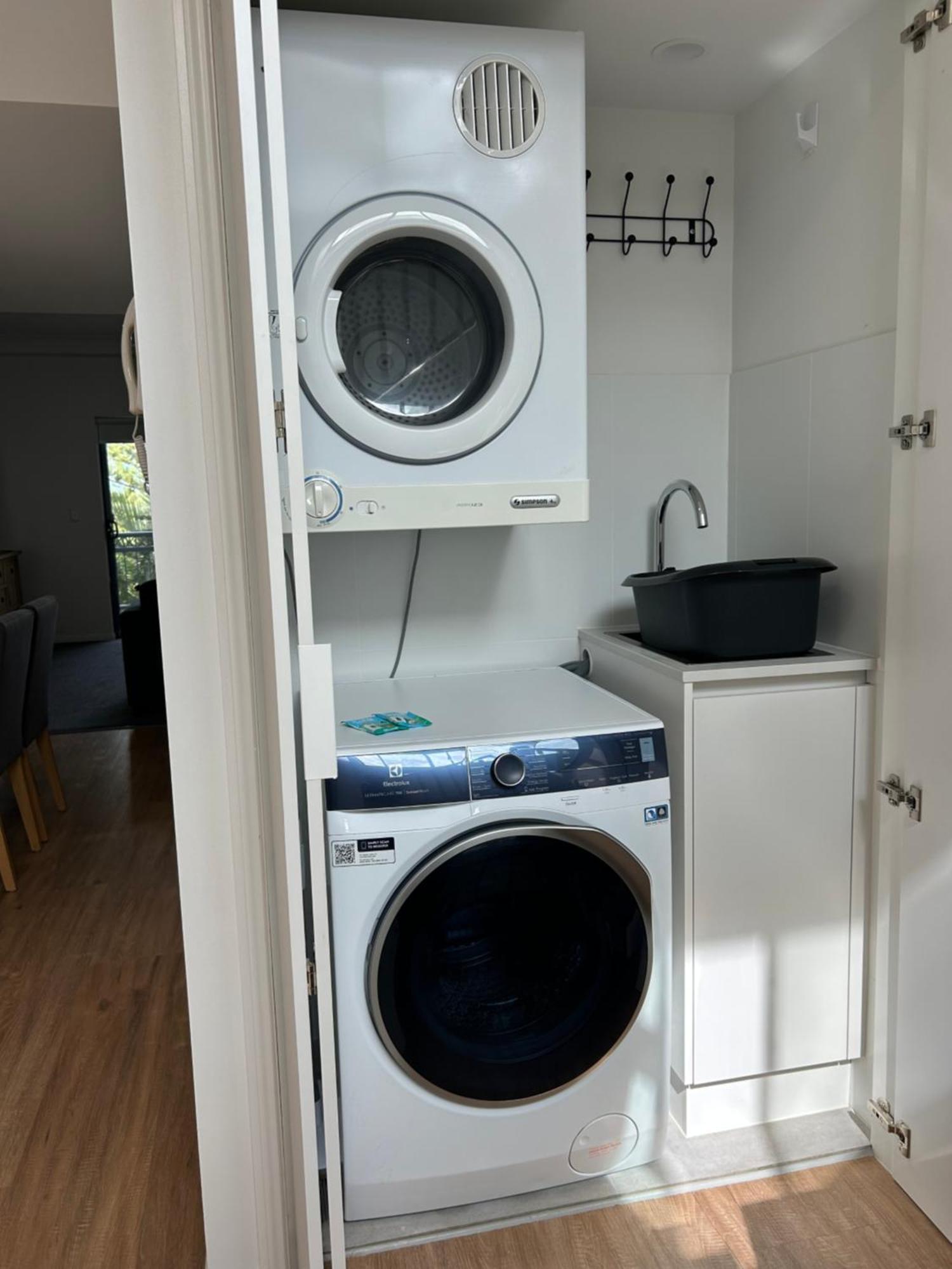 Bella Mare Coolangatta Beachside Apartments Гоулд Коуст Екстериор снимка