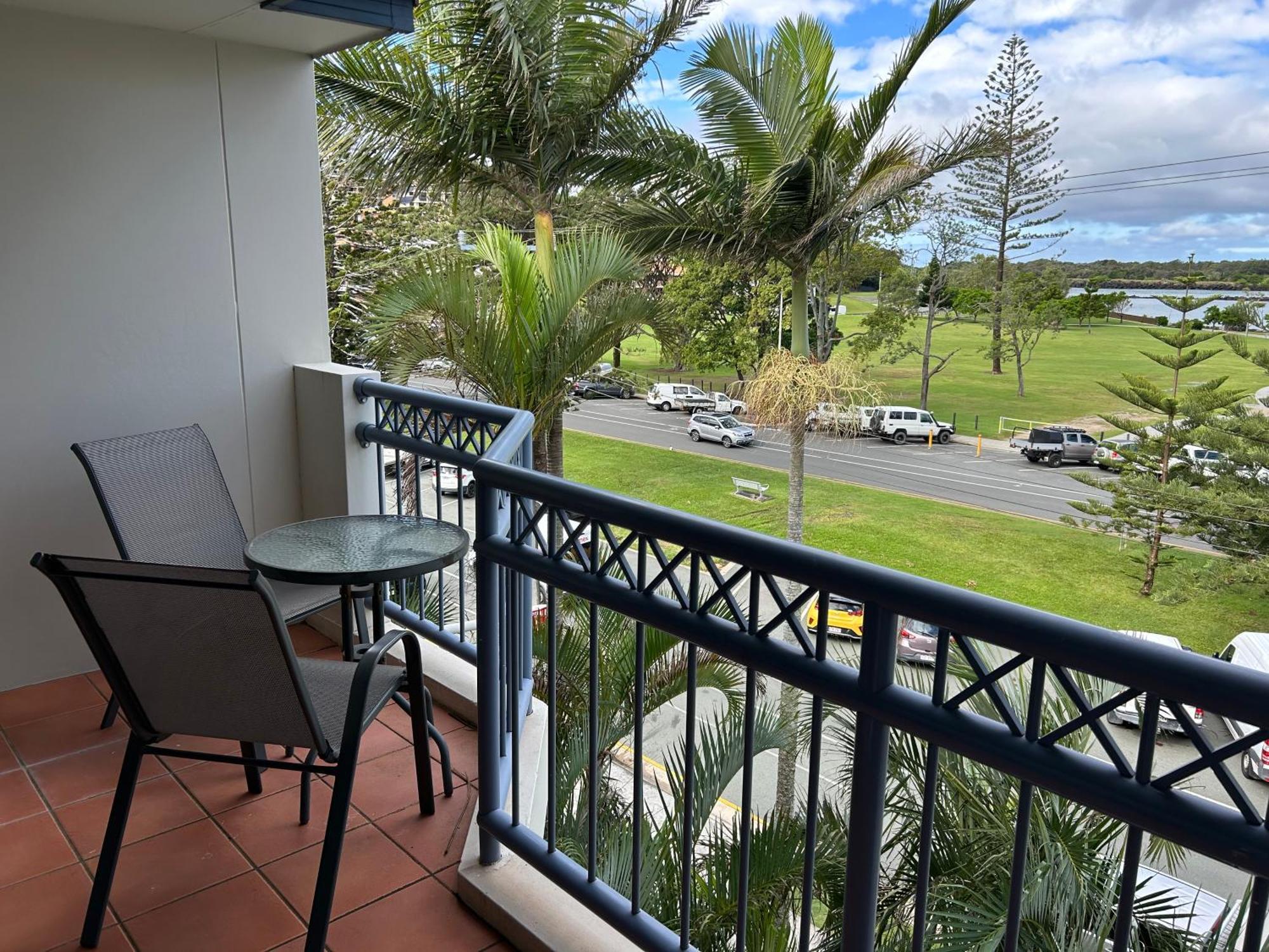 Bella Mare Coolangatta Beachside Apartments Гоулд Коуст Екстериор снимка
