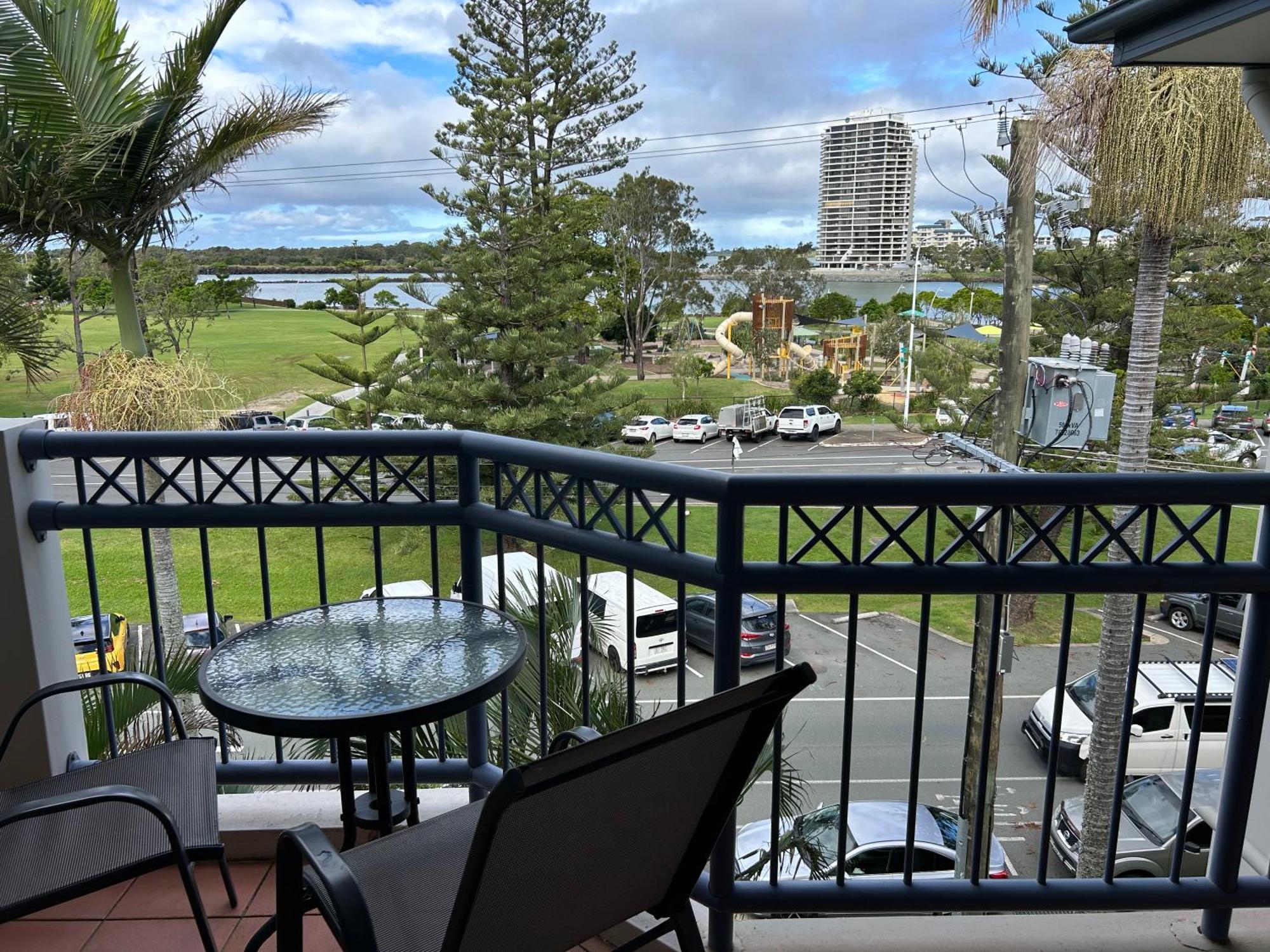 Bella Mare Coolangatta Beachside Apartments Гоулд Коуст Екстериор снимка